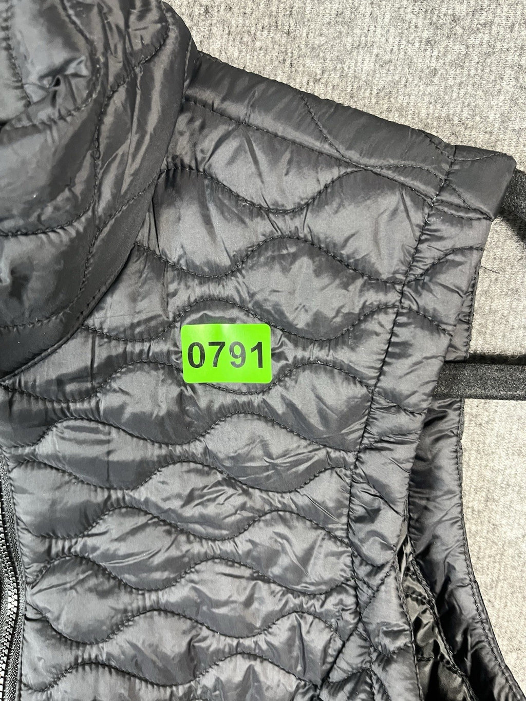 Free Country women’s small quilted black puffer vest