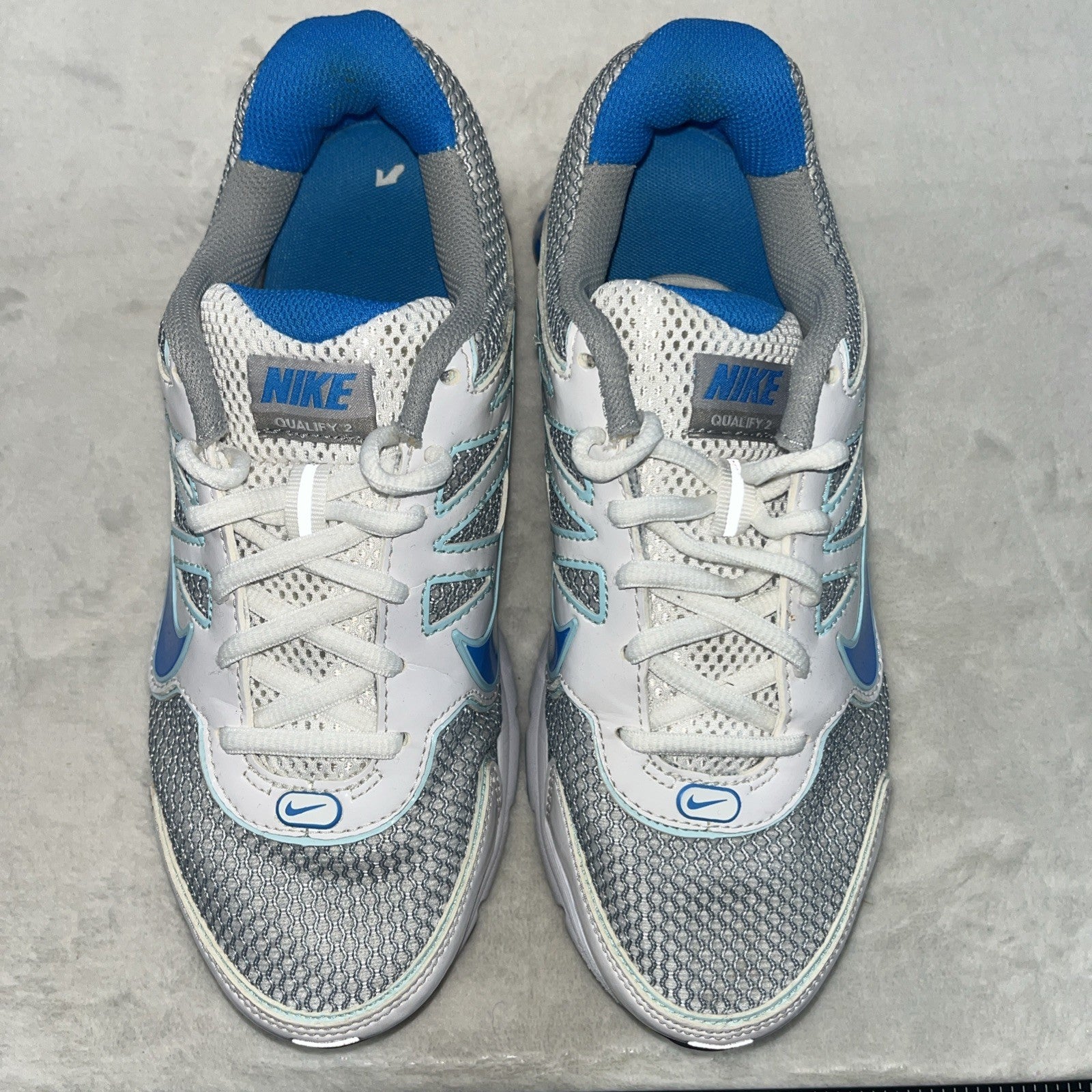 Size 6.5 - Nike Shox Qualify 2 White 2011