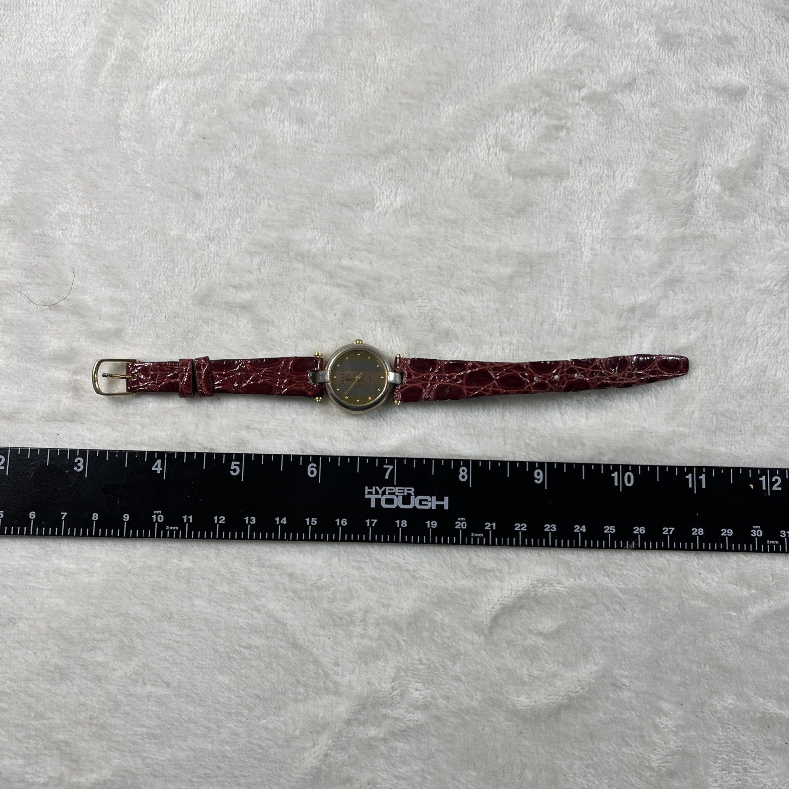 GUCCI 3000.2.L 25mm Gold Dial Qz Women's Vintage Watch