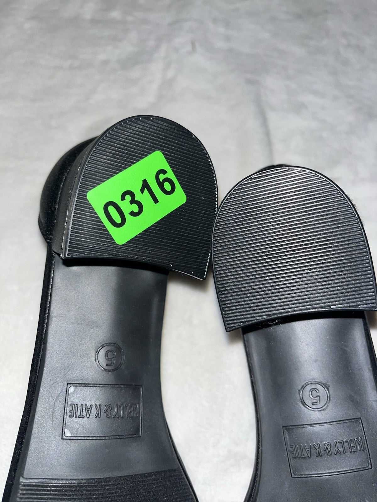 Kelly And Katie Sandals Black Heel Ankle Strap Buckle Size 5 Womens