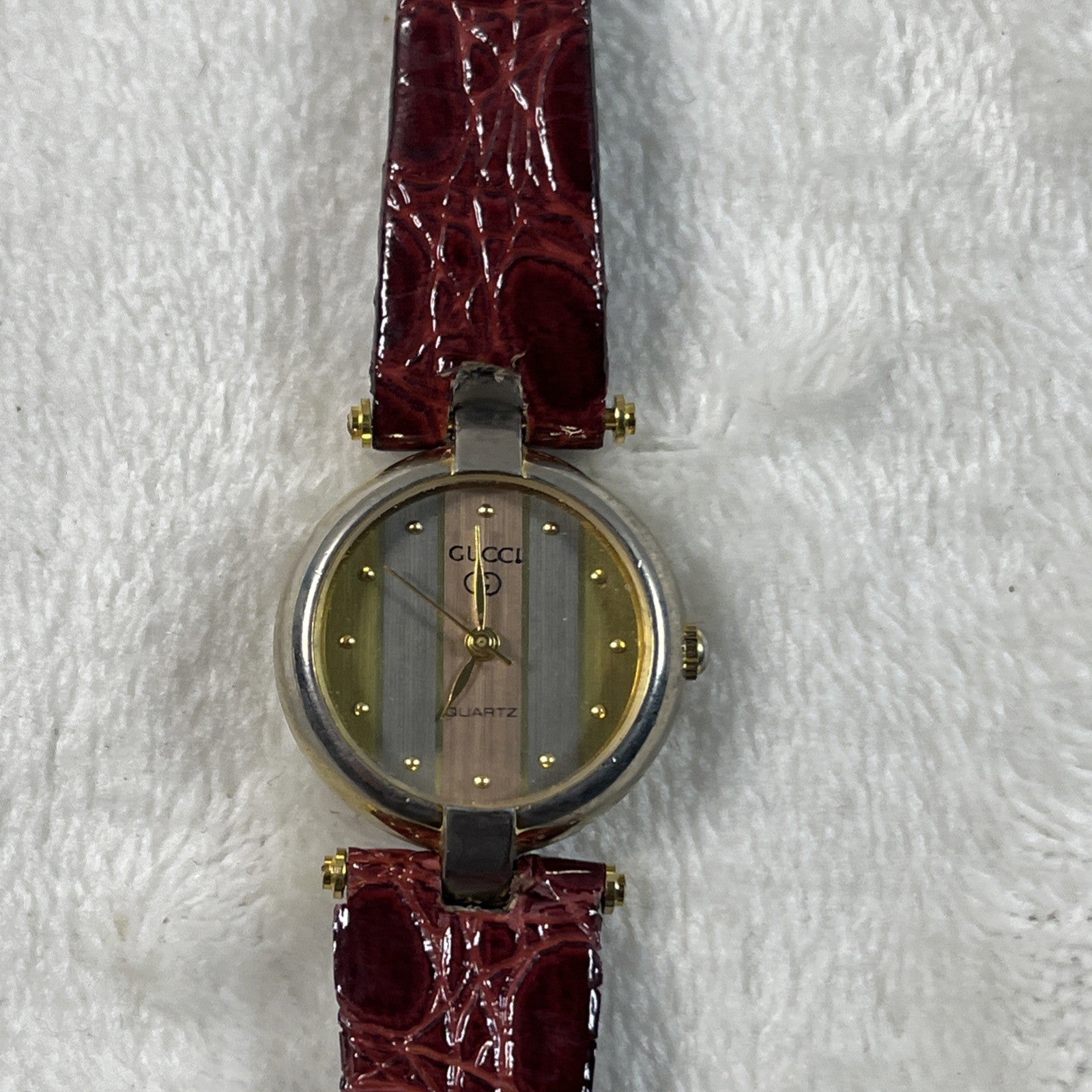 GUCCI 3000.2.L 25mm Gold Dial Qz Women's Vintage Watch