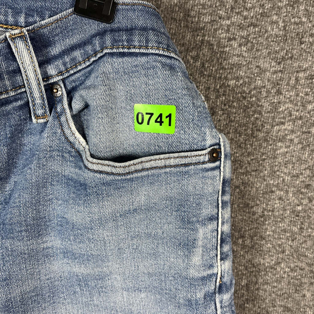 Levi’s 541 light blue denim jeans size 32×32 button zipper fly relaxed fit