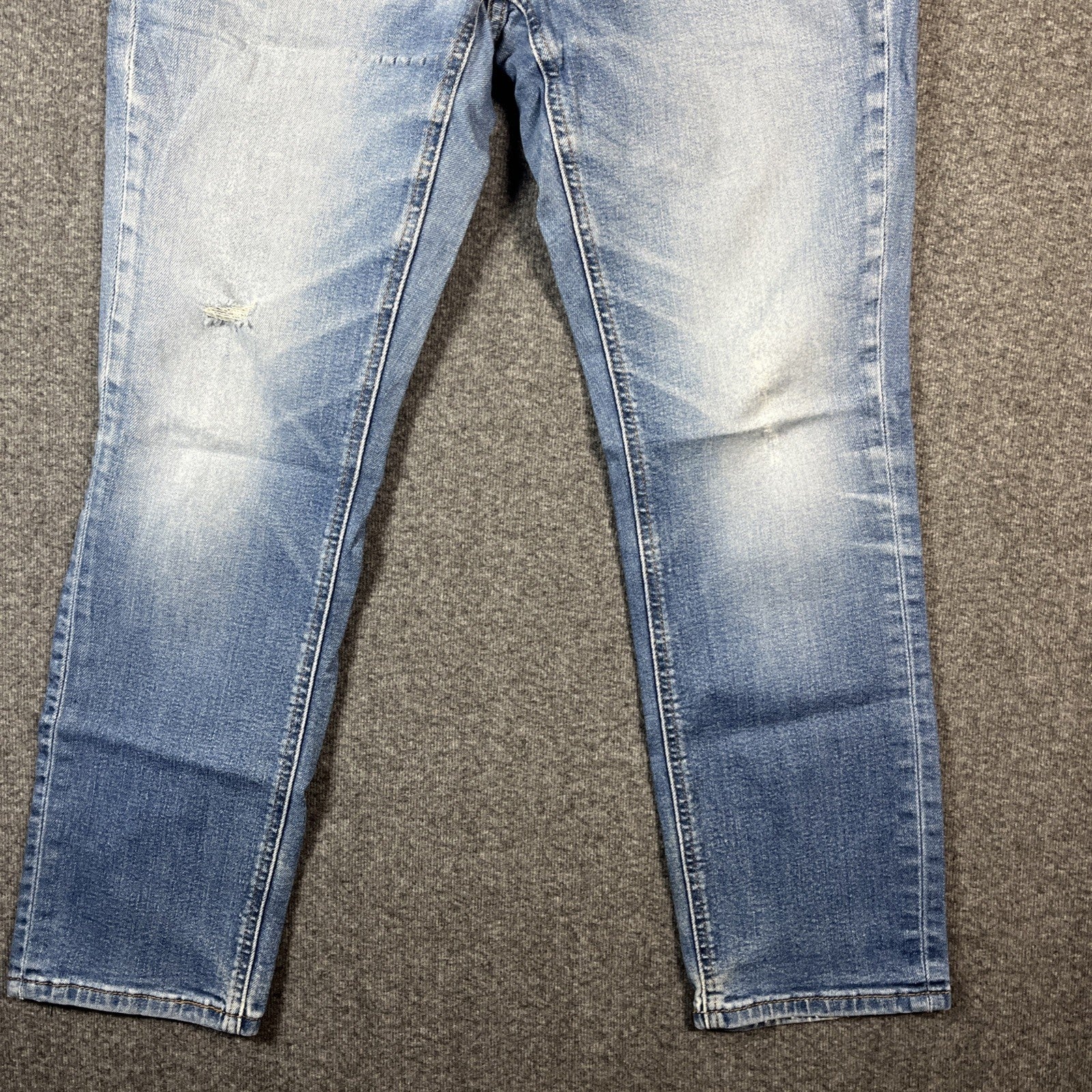 Levi’s 541 light blue denim jeans size 32×32 button zipper fly relaxed fit