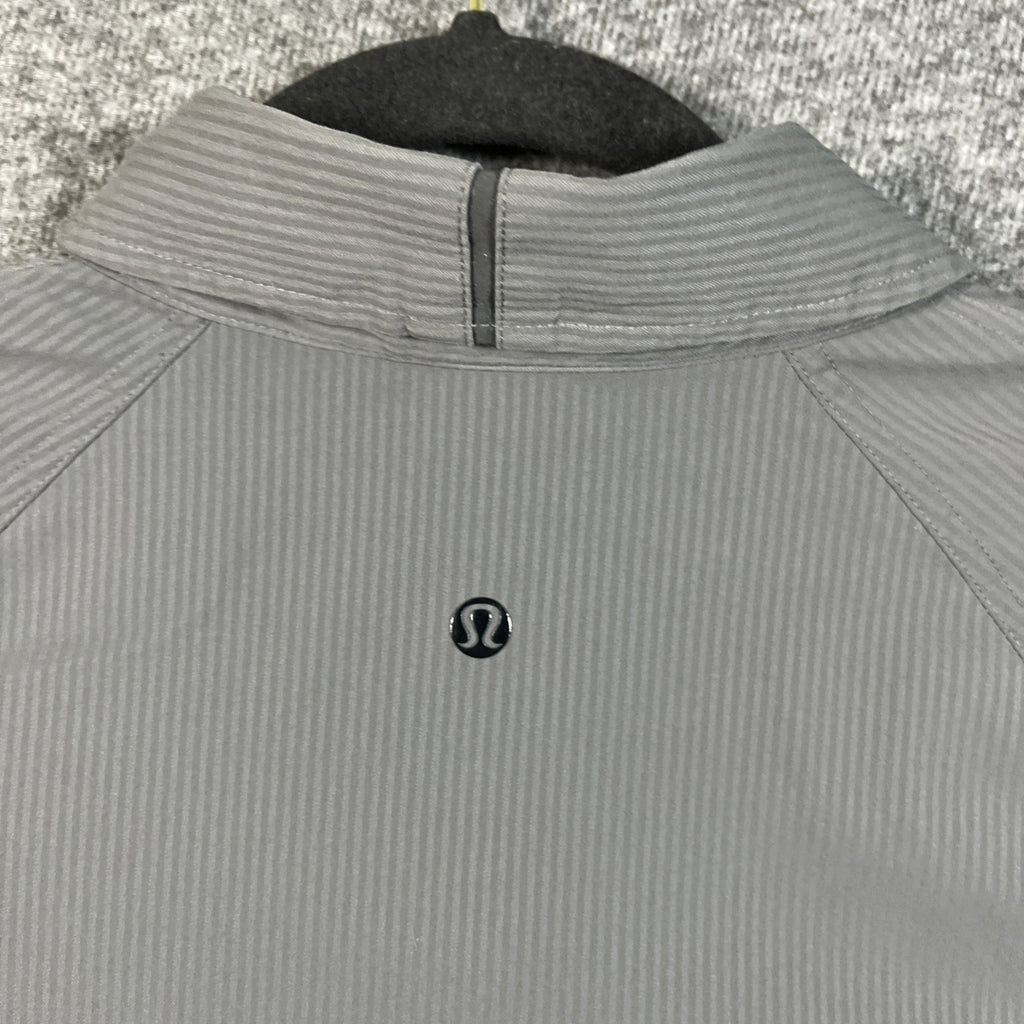 Lululemon Men’s Short Sleeve Button Down Polo Shirt Gray L 