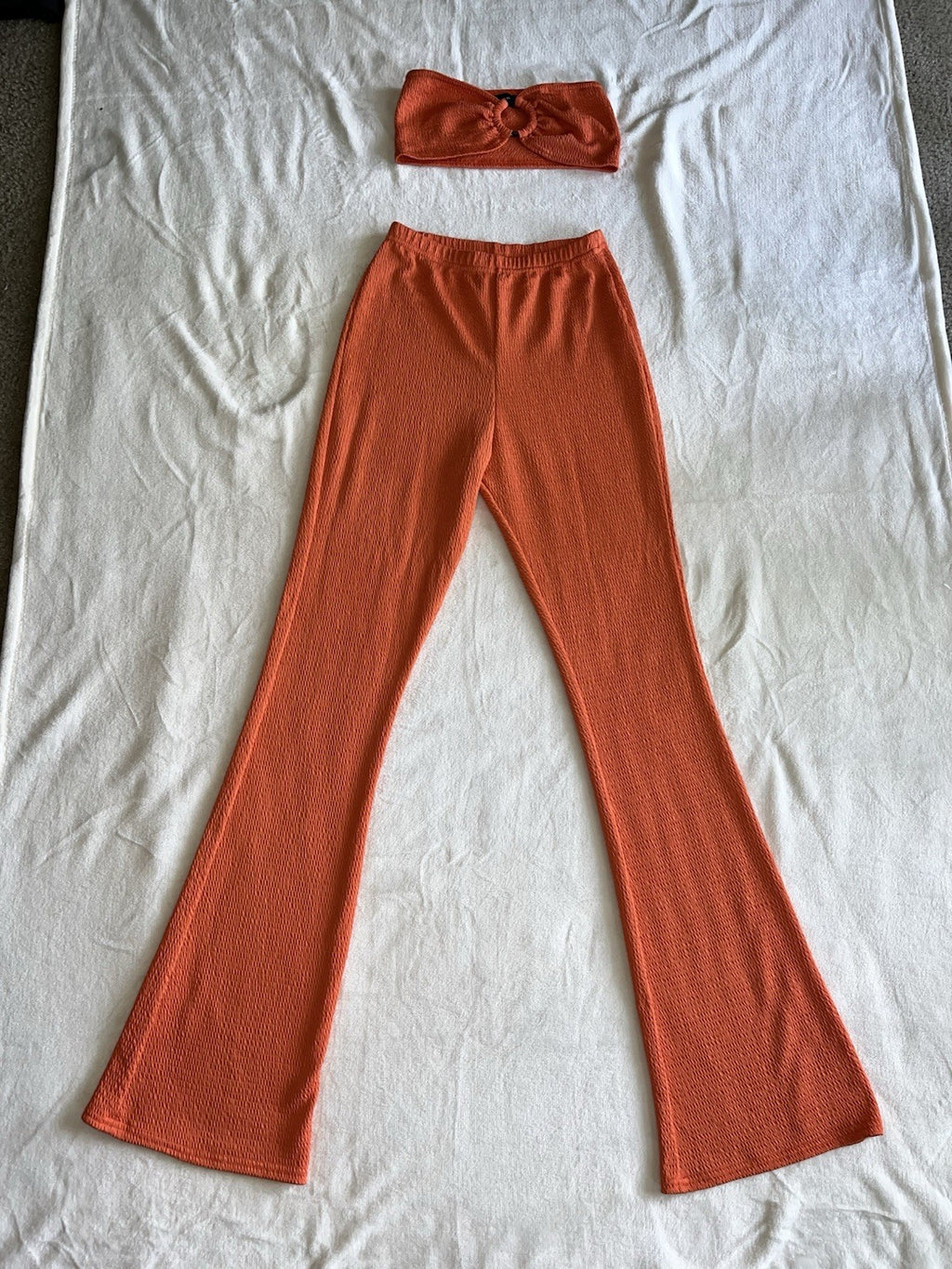 Pretty Little Things burnt orange ribbed two-piece set Women’s Size 8 