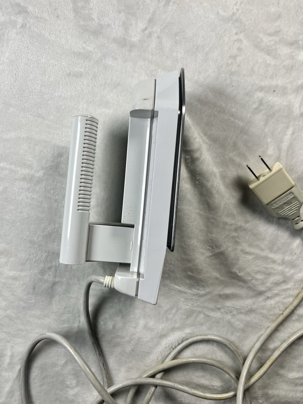Philips Travel Iron Type HD Folding Handle Tested Good Heat Level