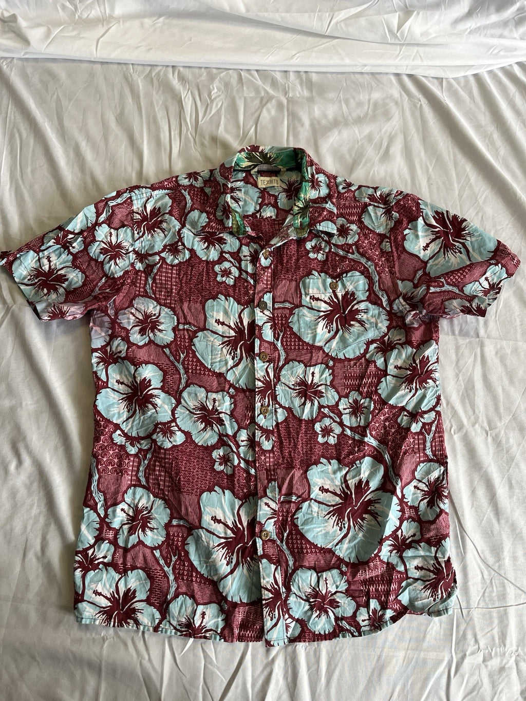 Texaito Hawaiian Shirt Men’s Medium Burgundy And Blue
