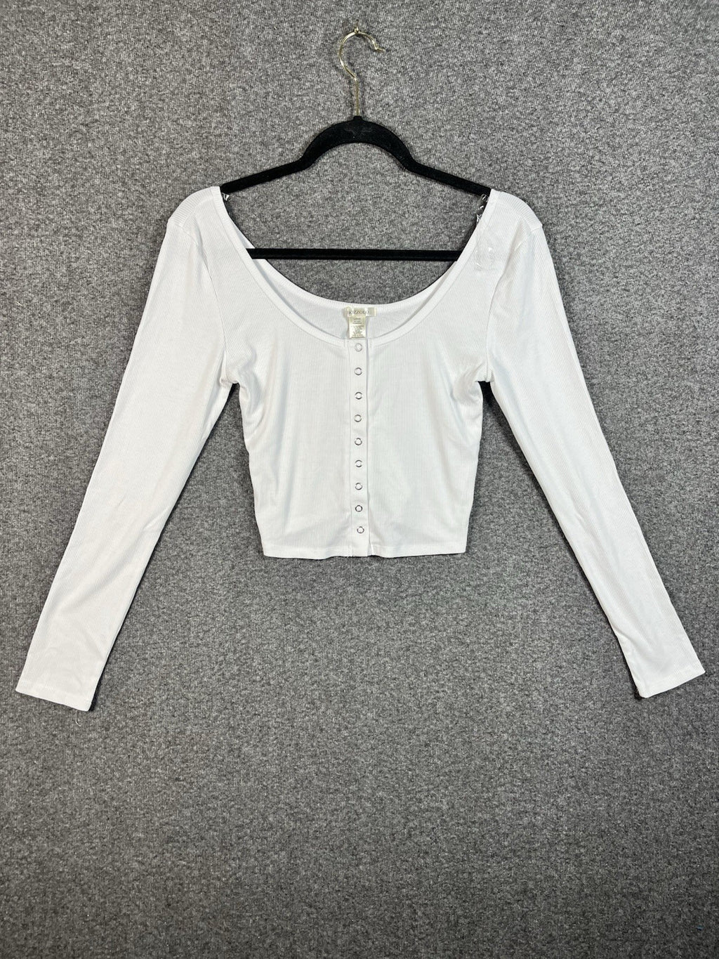 Bozzolo white long-sleeve ribbed crop top button-down front L Off Shoulder 