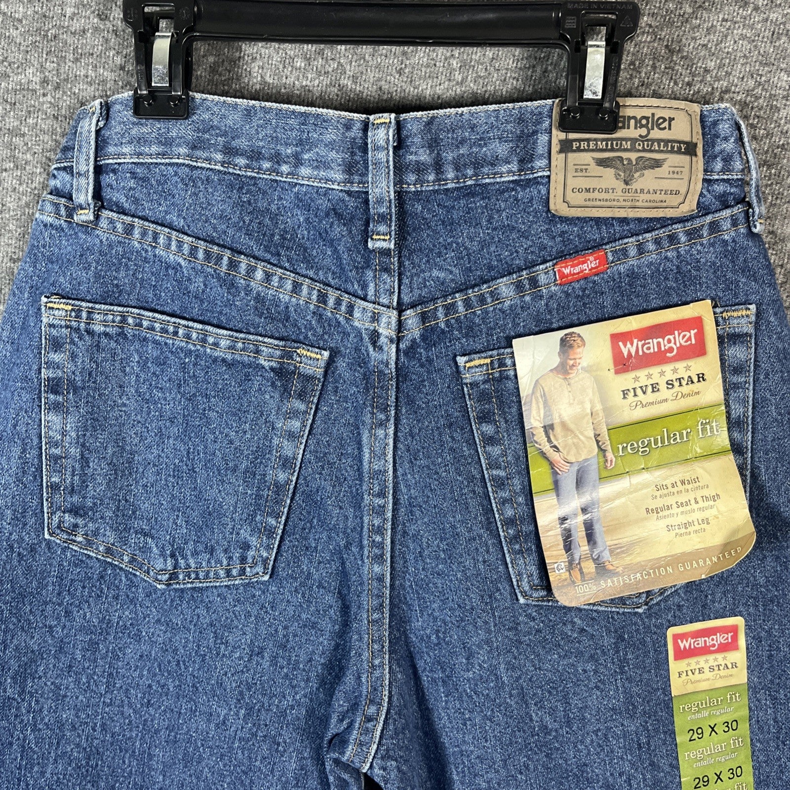 Wrangler premium denim men’s straight leg blue size 29×30 regular fit button zip