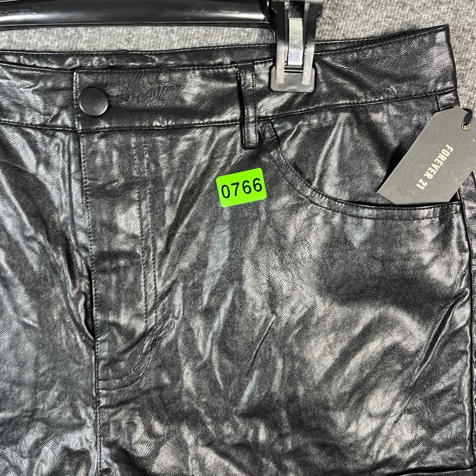 Forever 21 Women’s Shorts Faux Leather Black Size 31 Button Zip 