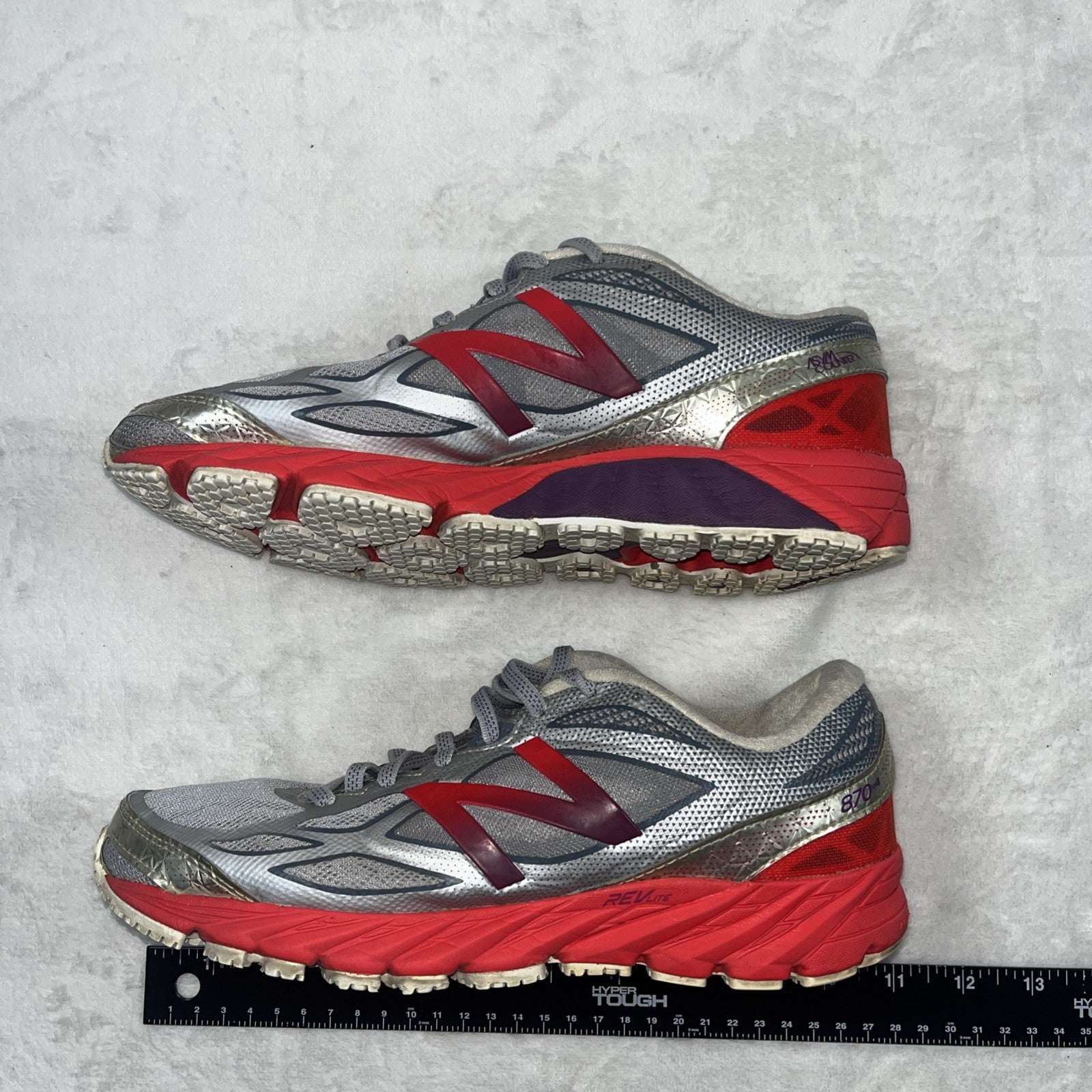 Size 8.5 - New Balance 870 Silver