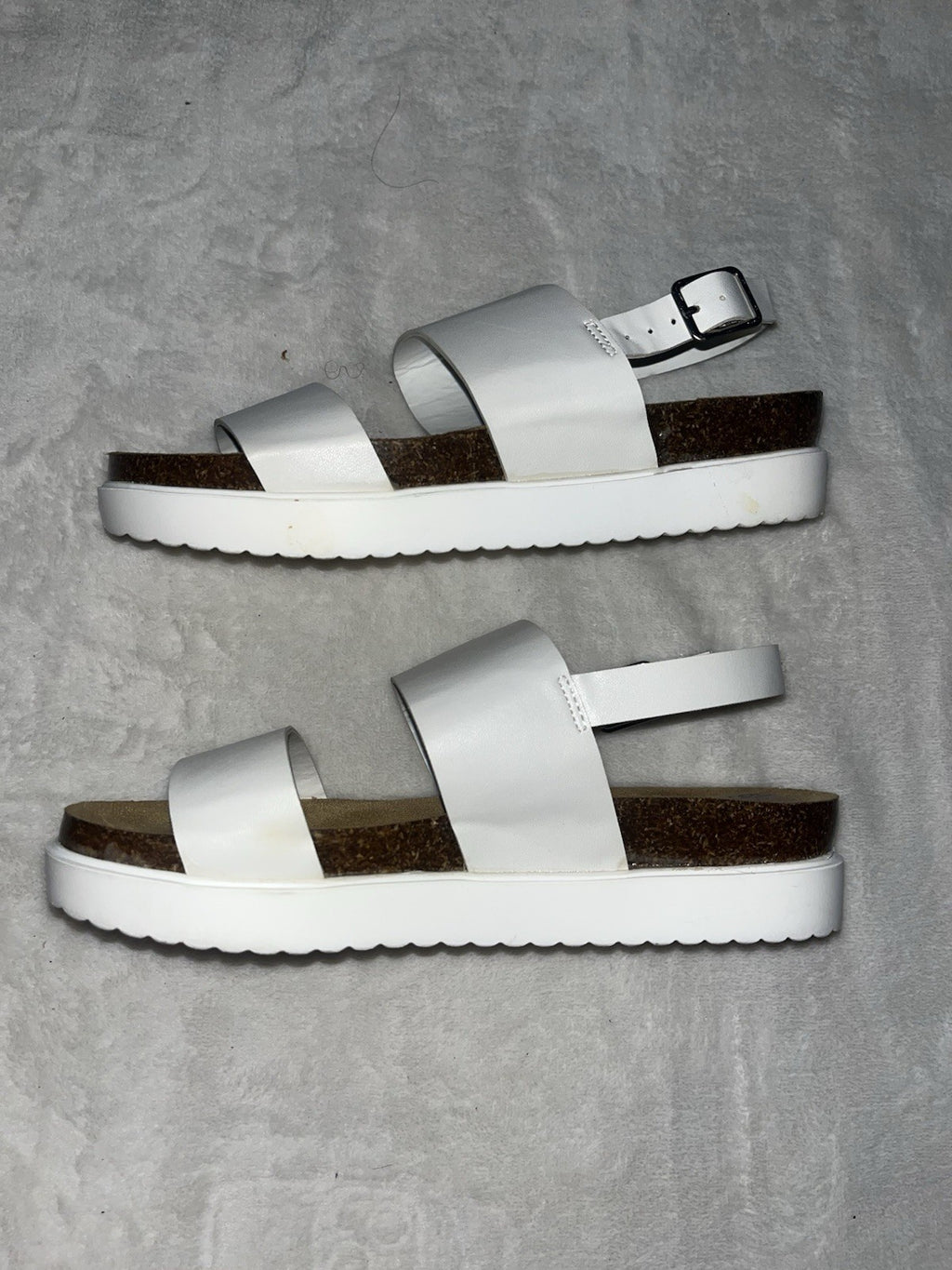 Breckelles new ladies Summer White open toe  Cool Sandals women Size 7