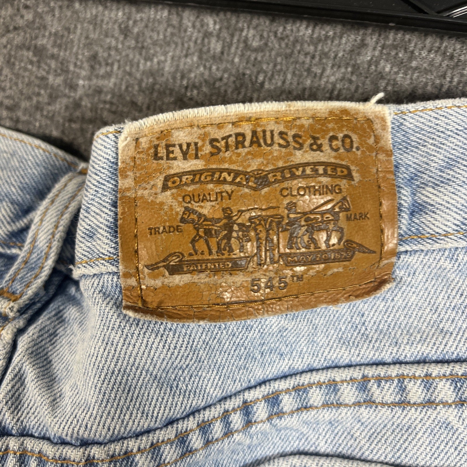 Vintage Levi’s 504 Men’s Denim Jeans Blue 38x38 Regular Fit 5 Pockets 