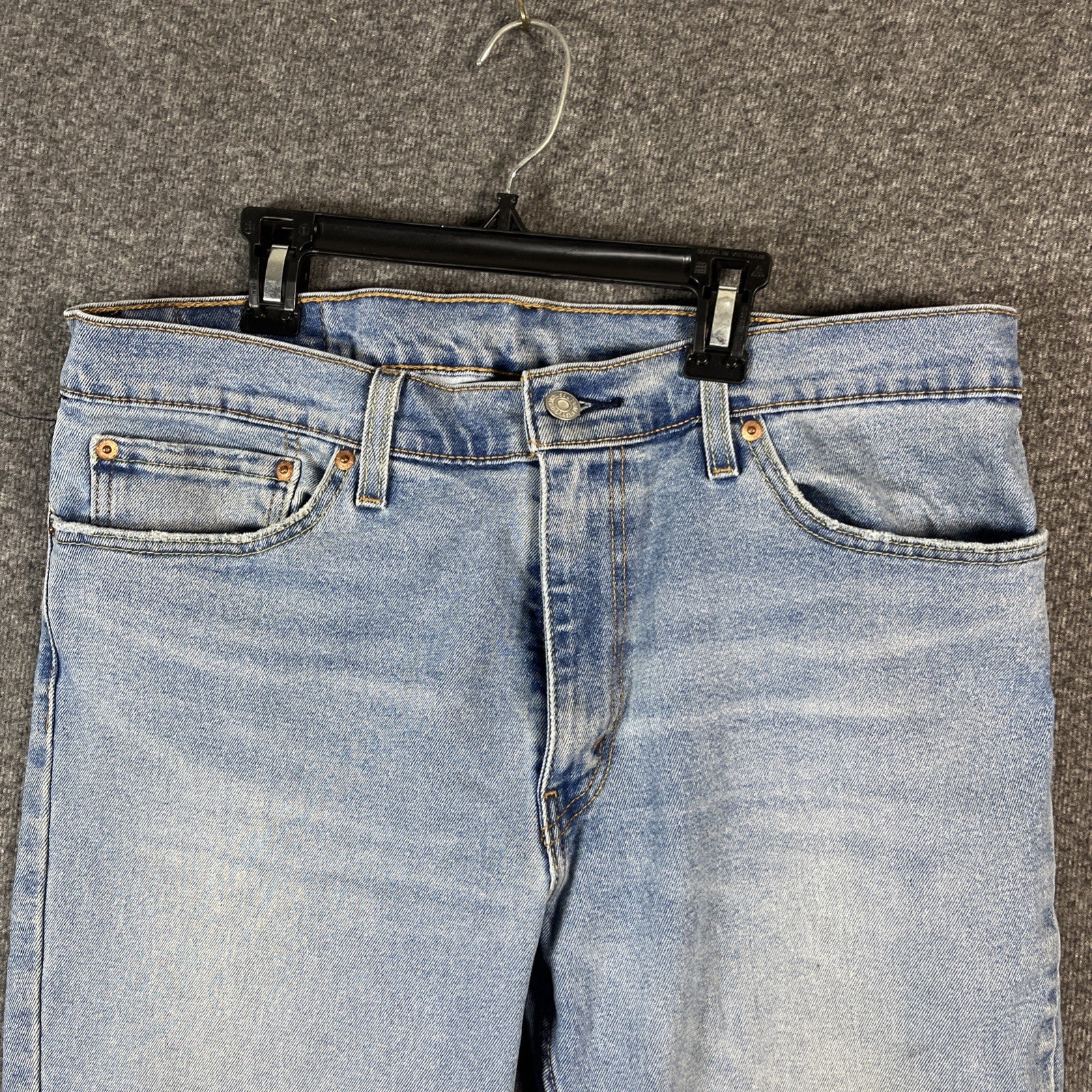 Levi’s 511 men’s light blue denim jeans size 36×32 zipper button Fly Stretch 