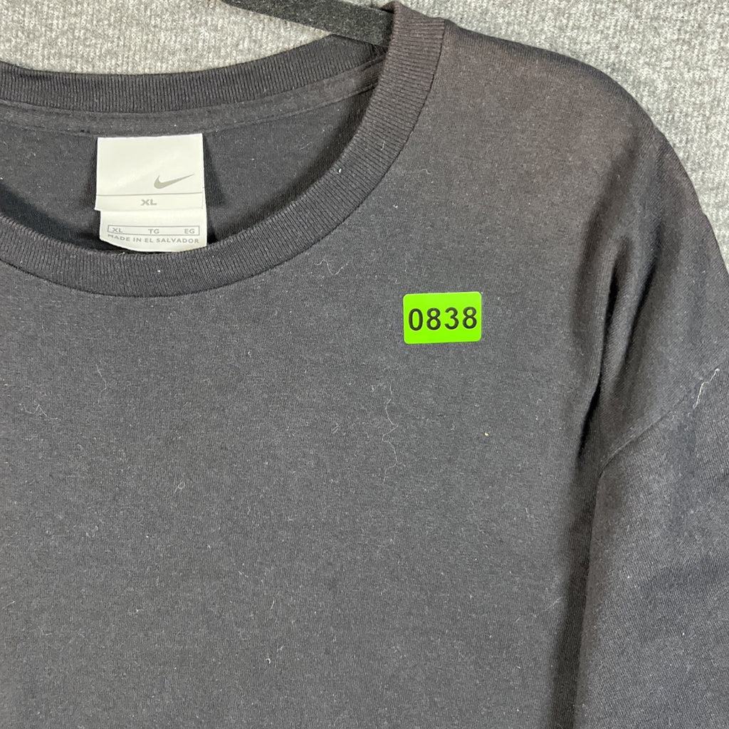 Nike Men’s Graphic Dog And Moon T shirt Black XL Short Sleeve Crew Neck 