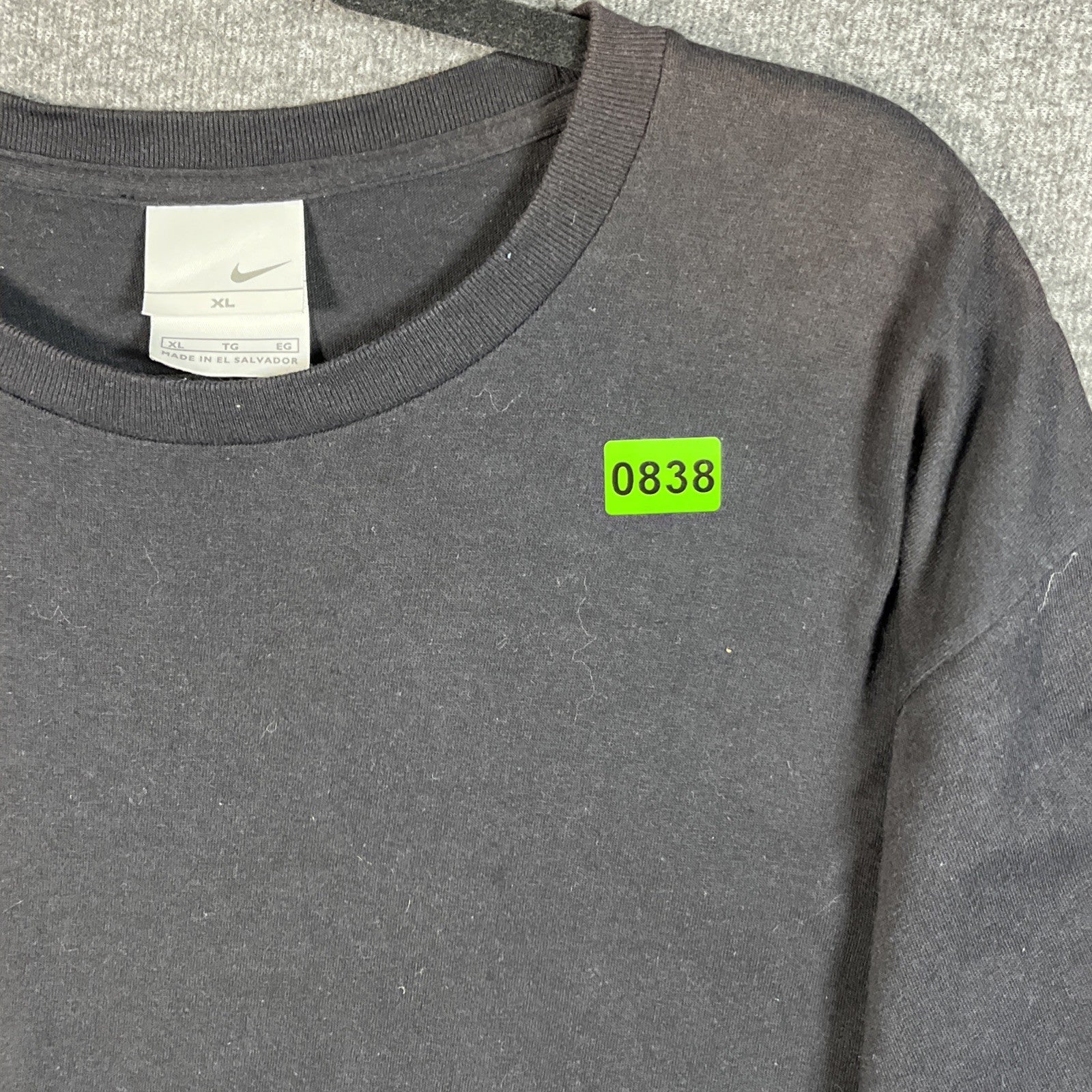 Nike Men’s Graphic Dog And Moon T shirt Black XL Short Sleeve Crew Neck 