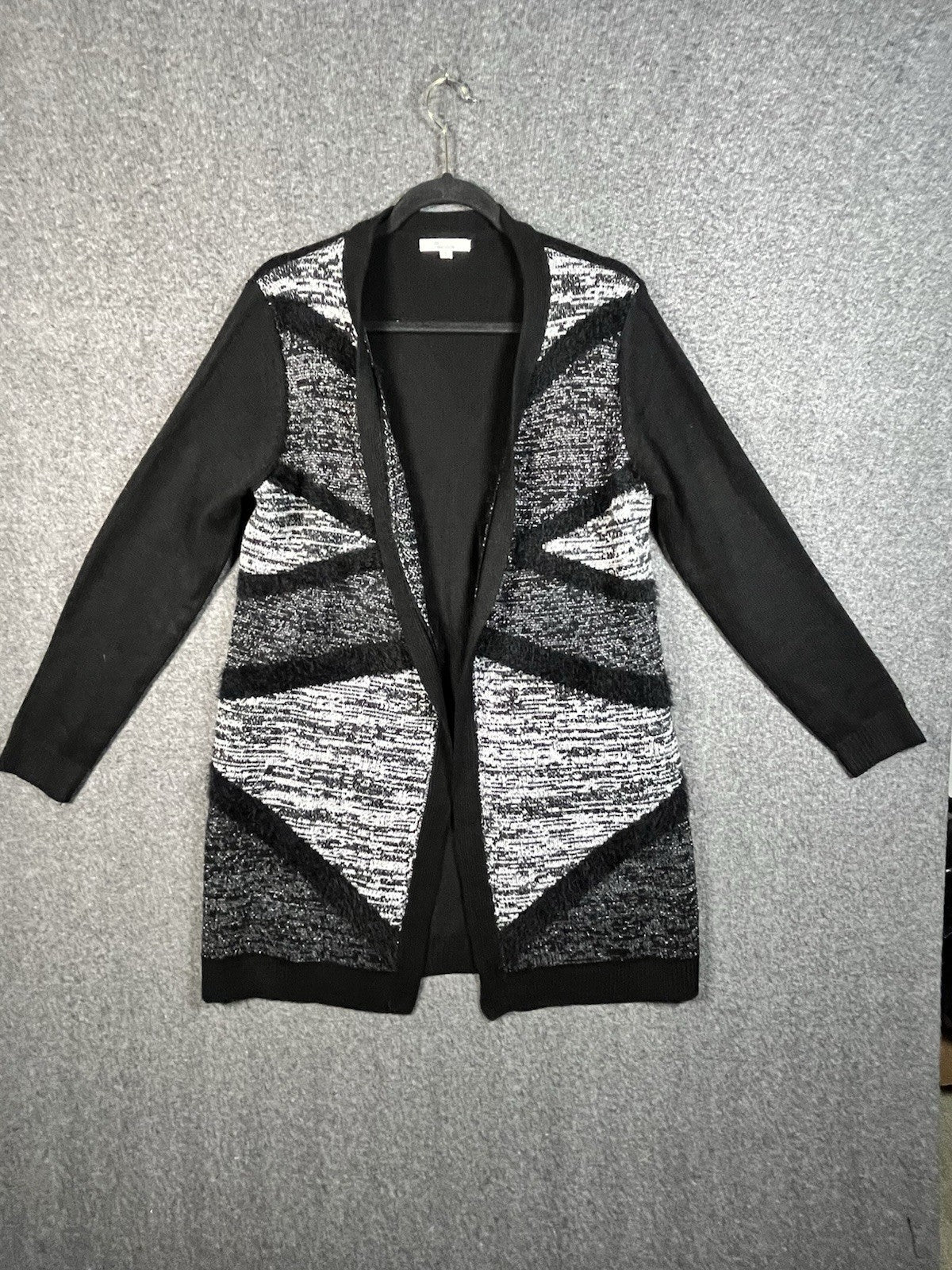 89th And Madison black and grey sweater cardigan L Longsleeve Fleece 