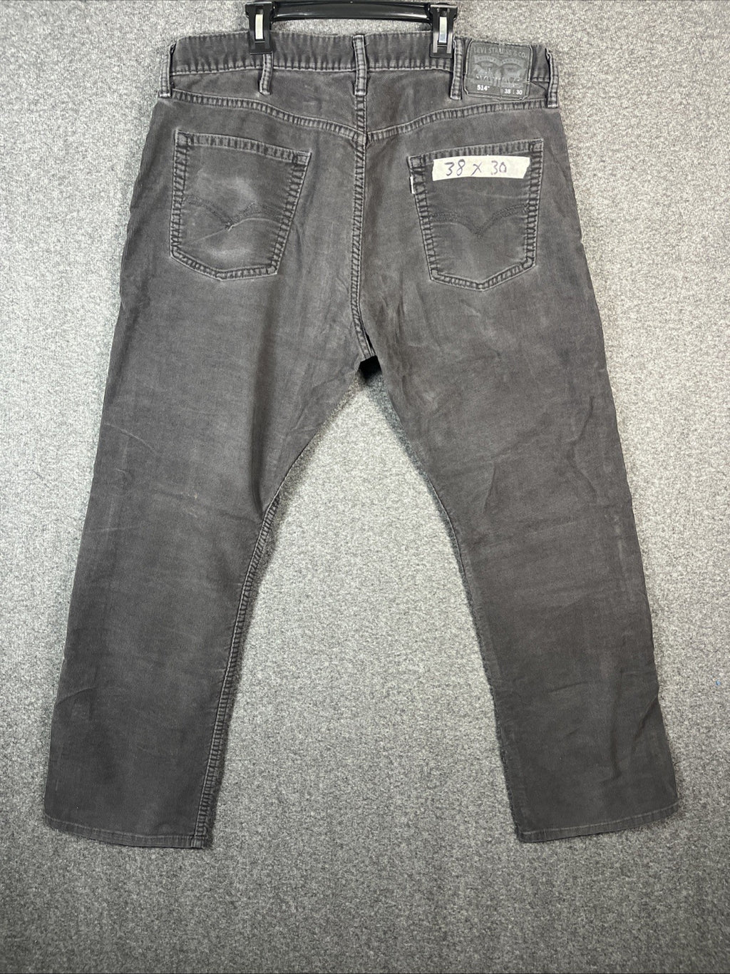 Levi’s 515 Black corduroy Relax Fit size 38x30 men’s Button Zip 5 Pocket Design 