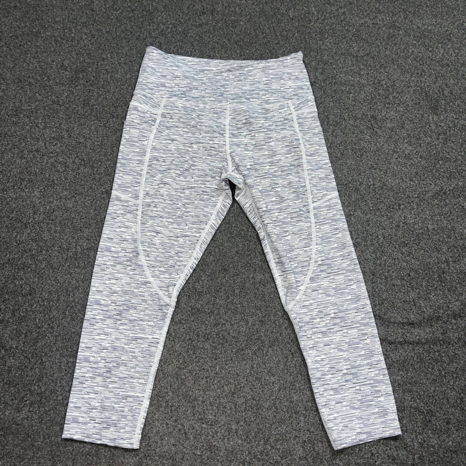 Zyia Active Level Light n Tight Capri Cropped Pockets gray leggings women's 6-8