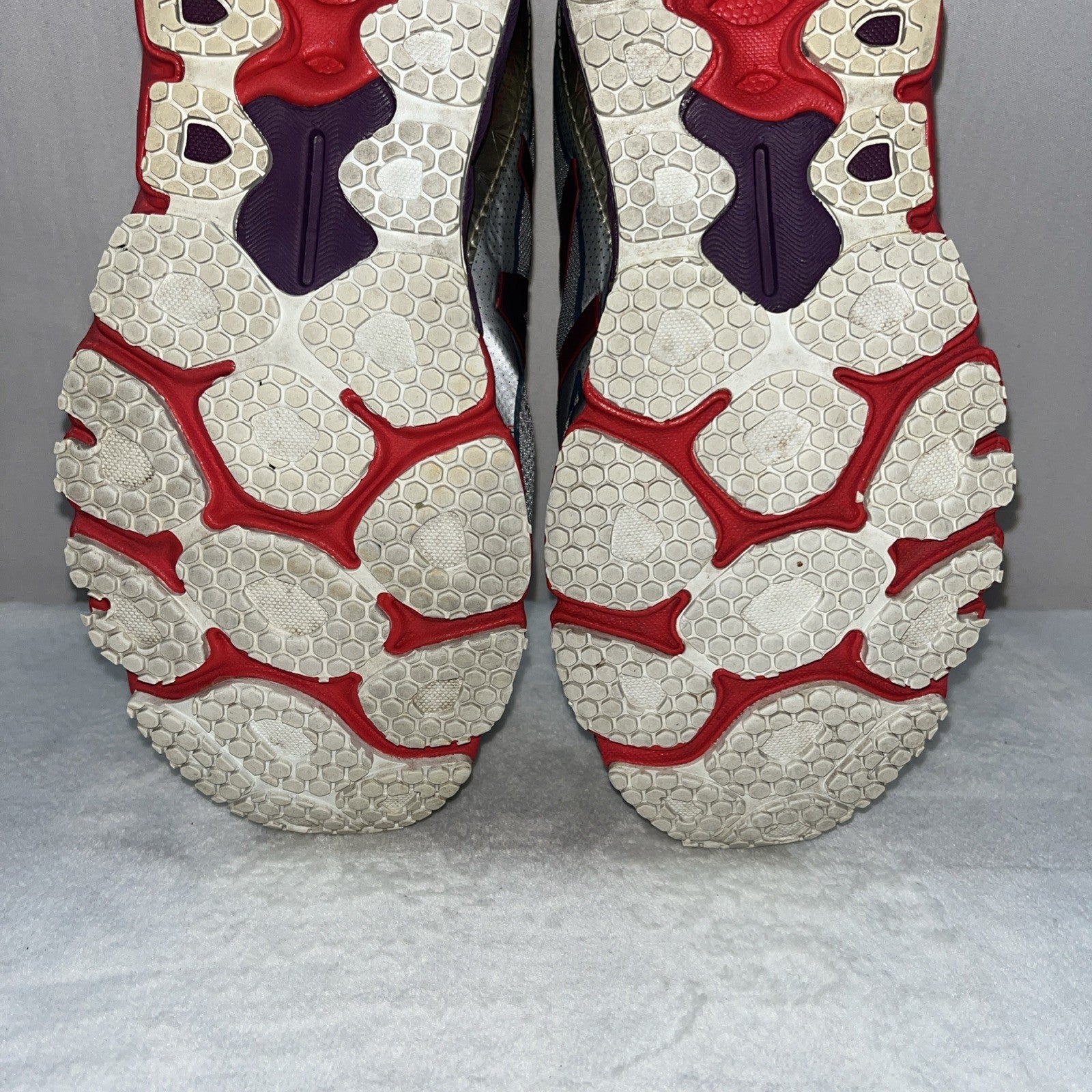 Size 8.5 - New Balance 870 Silver
