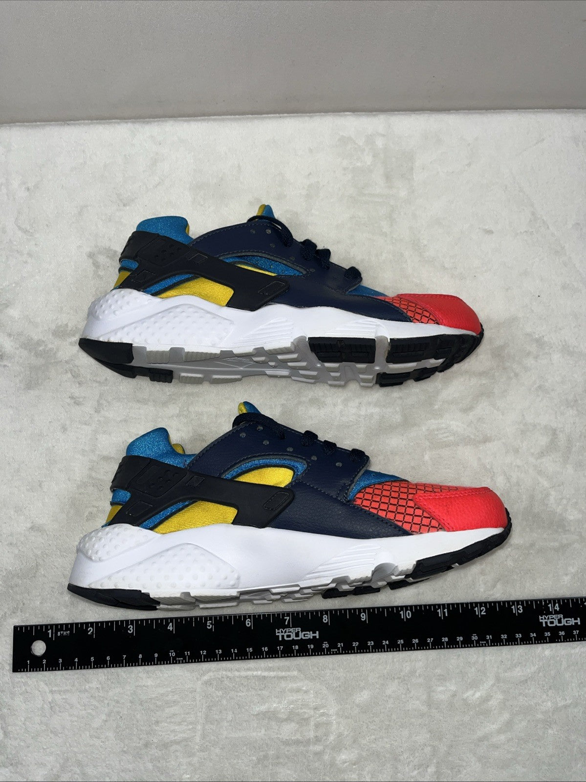 Nike Huarache Run Shoes Size 6Y Red Blue Yellow Multicolor 