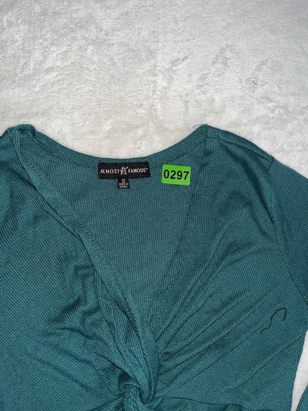 Almost Famous Women’s Green Front Knot Top Long Sleeve Knit Small 