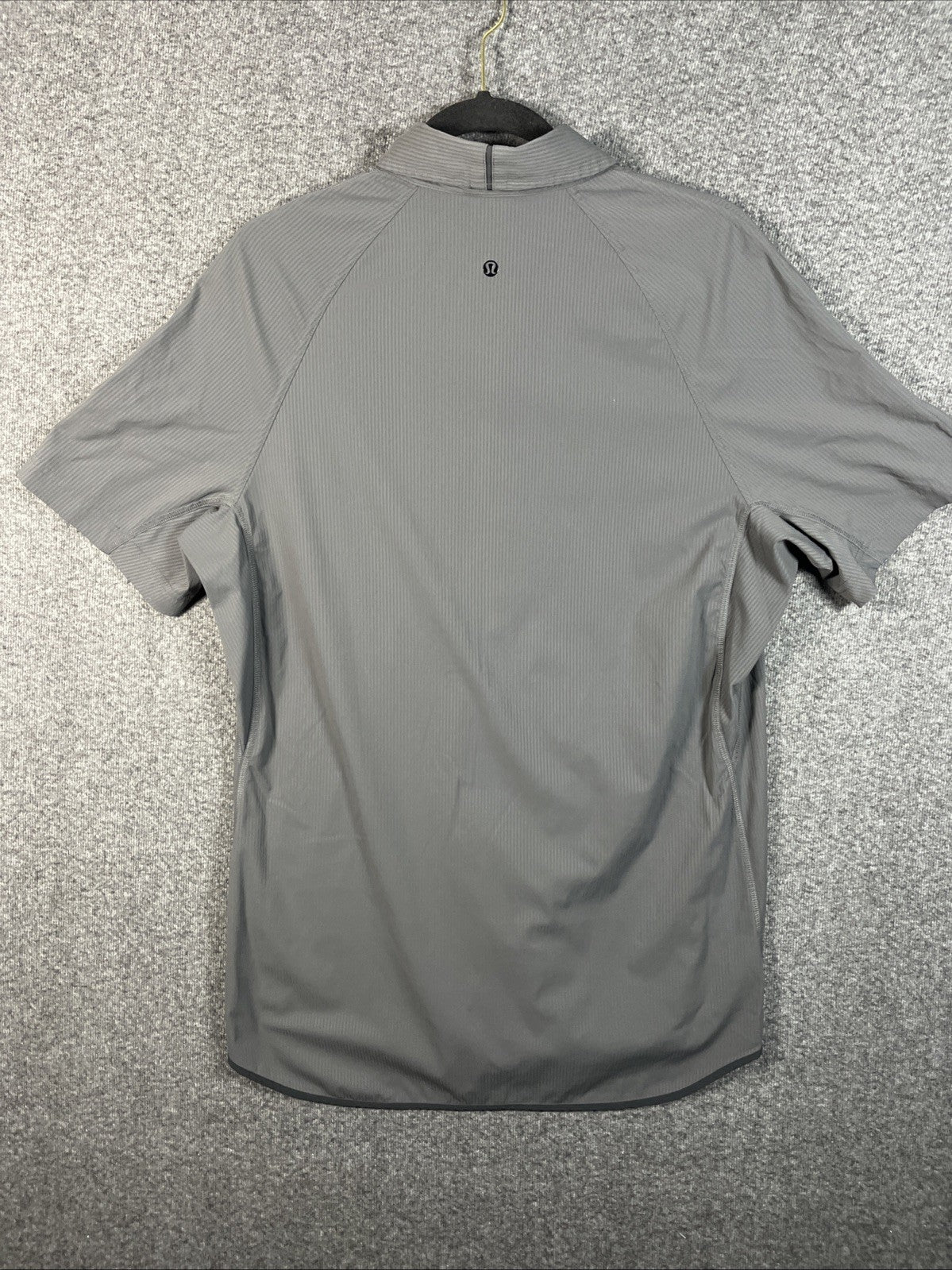 Lululemon Men’s Short Sleeve Button Down Polo Shirt Gray L 