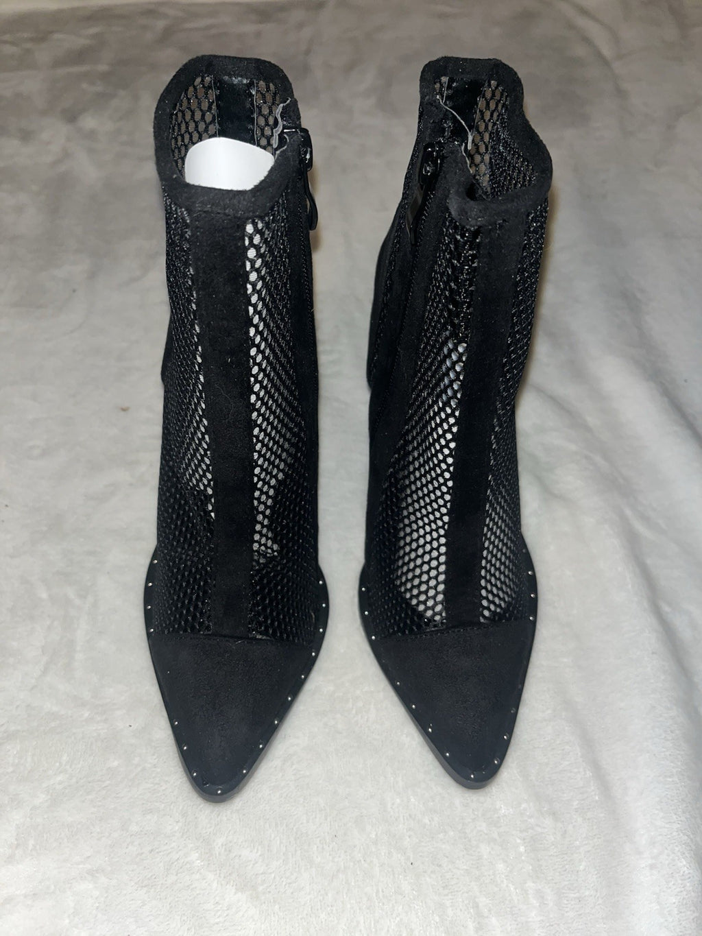 Ladies-Laser Detail Pointy Heel Shoe in black Size 7