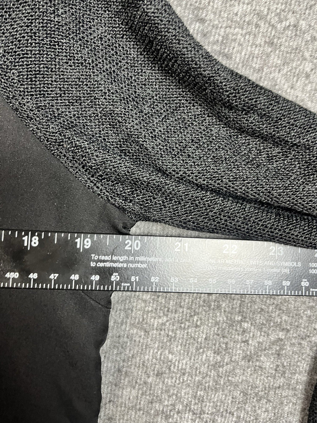 H&M black long-sleeved shirt with a shiny front panel and ribbed sleeves M 