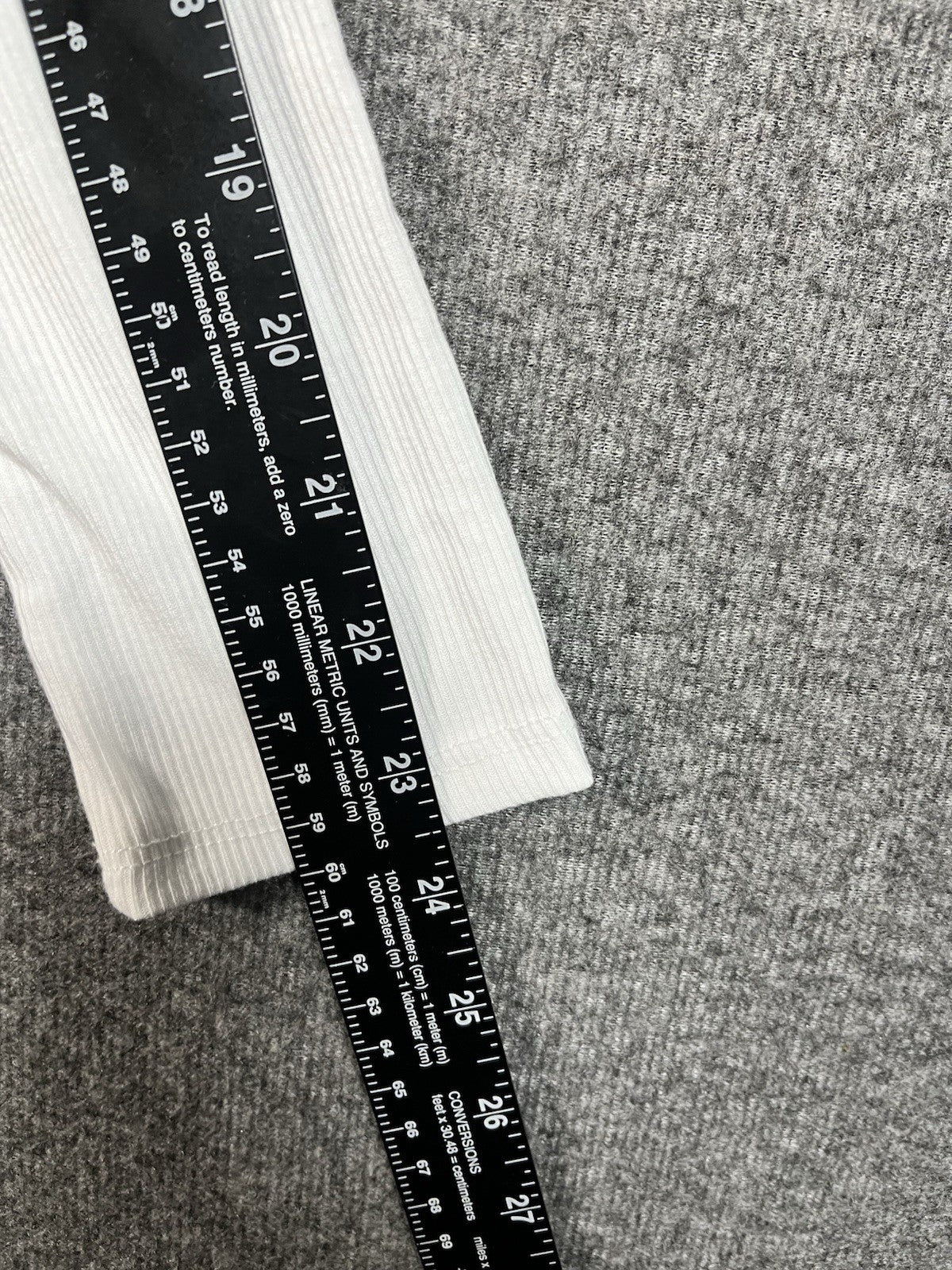 Bozzolo white long-sleeve ribbed crop top button-down front L Off Shoulder 