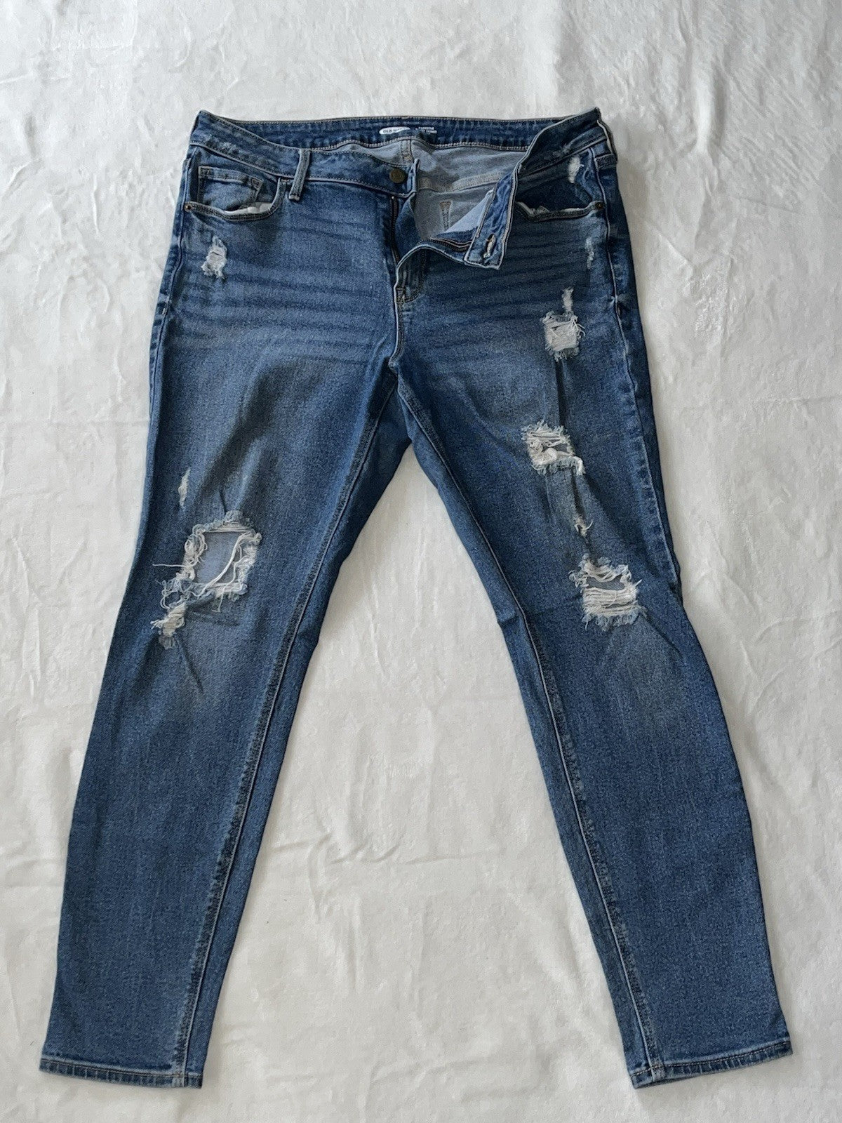 Old Navy Jeans Women’s Size 15 Super Skinny Mid Sized Blue Denim Ripped Stretch 
