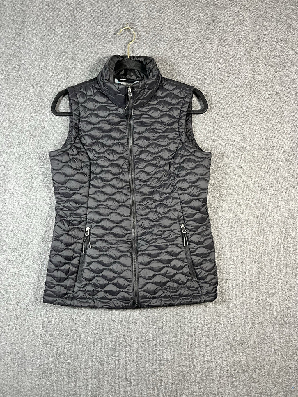 Free Country women’s small quilted black puffer vest