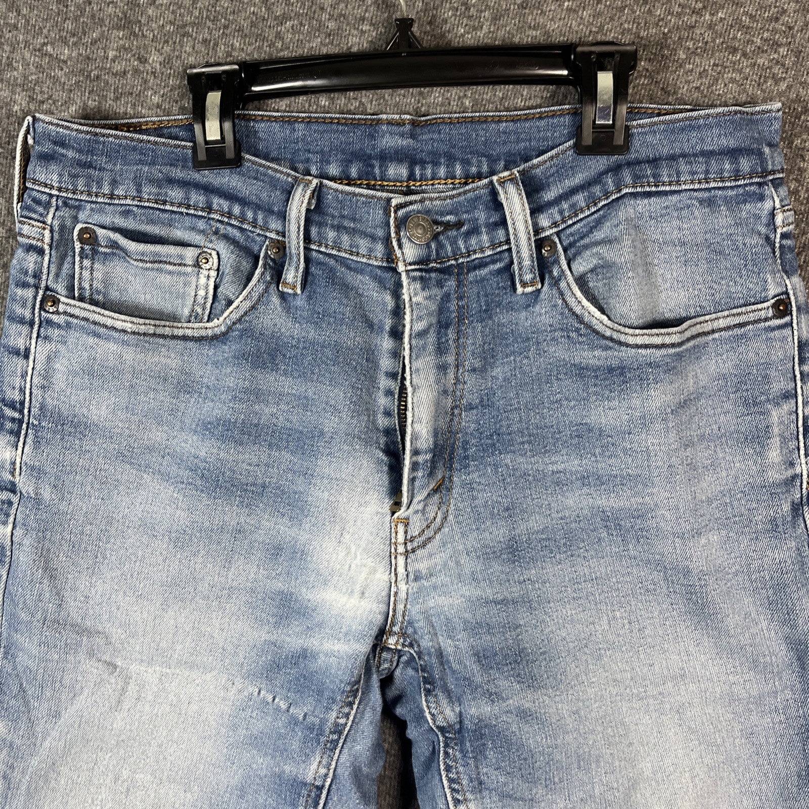 Levi’s 541 light blue denim jeans size 32×32 button zipper fly relaxed fit
