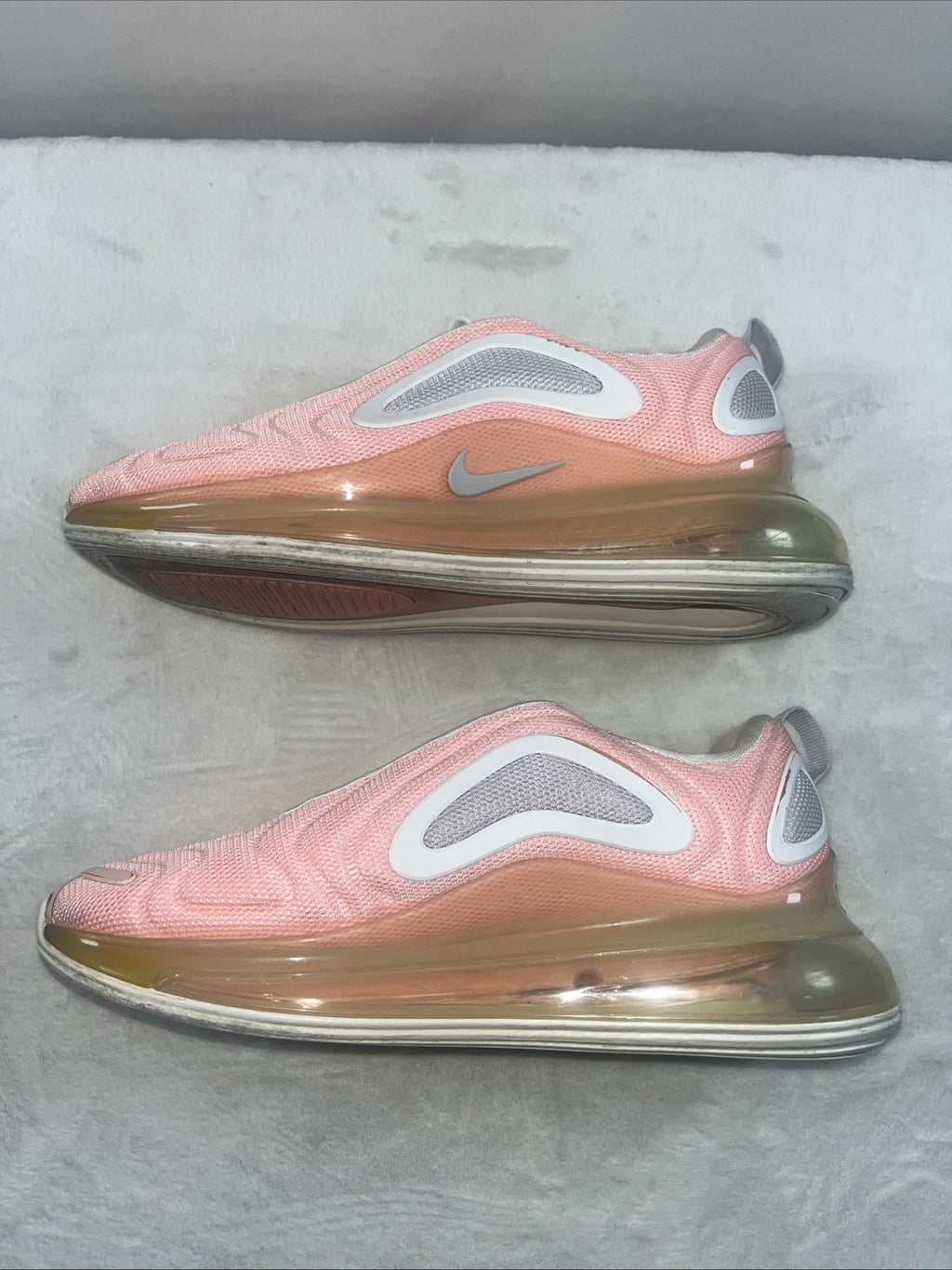 Size 9 - Nike Air Max 720 Bleached Coral W