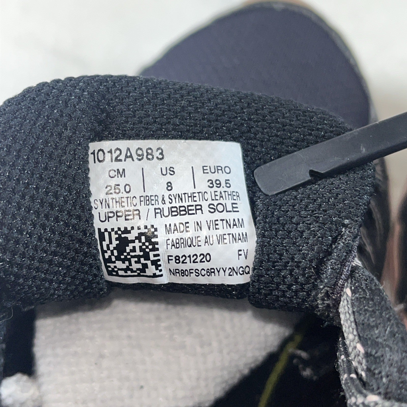 Size 8 - ASICS GEL-Venture Black - 1012B041