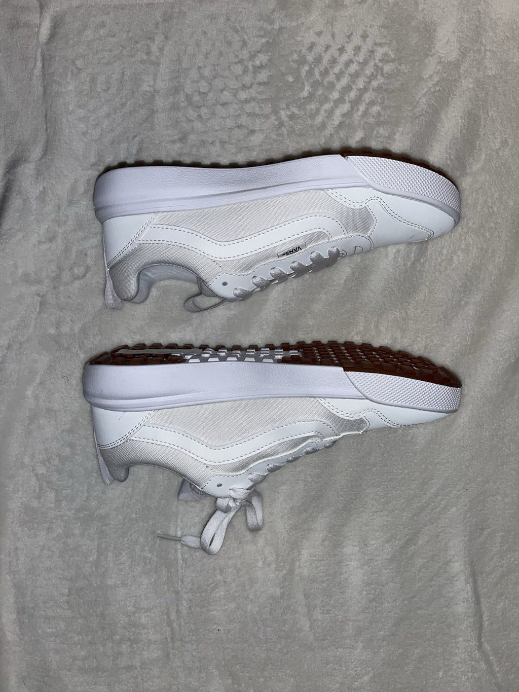Size 9 - VANS Ward Ivory